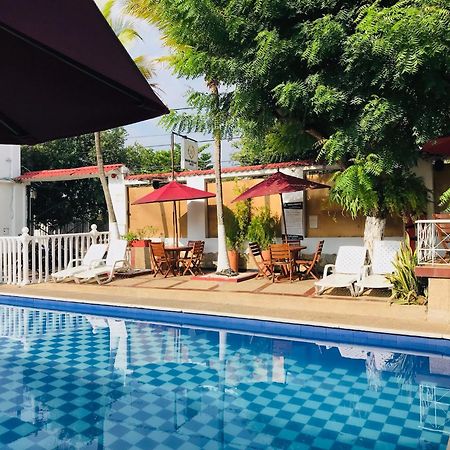 Hotel Maceo Melgar Buitenkant foto
