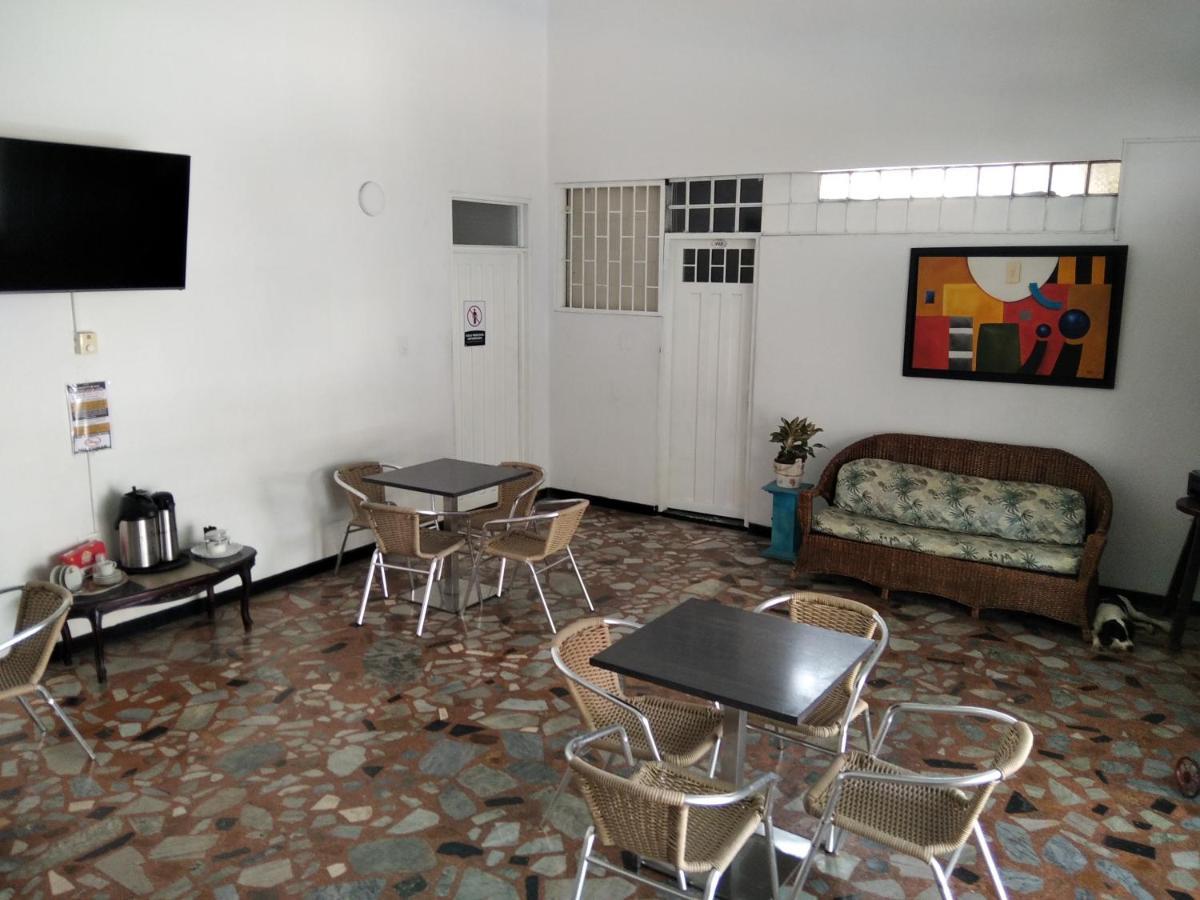 Hotel Maceo Melgar Buitenkant foto