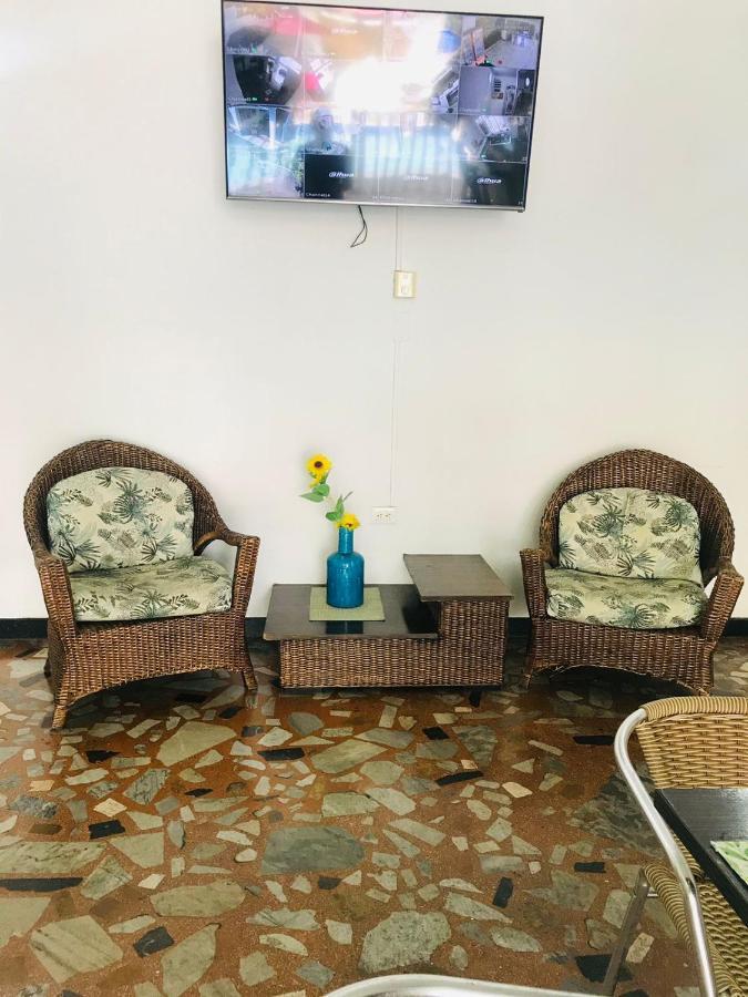 Hotel Maceo Melgar Buitenkant foto