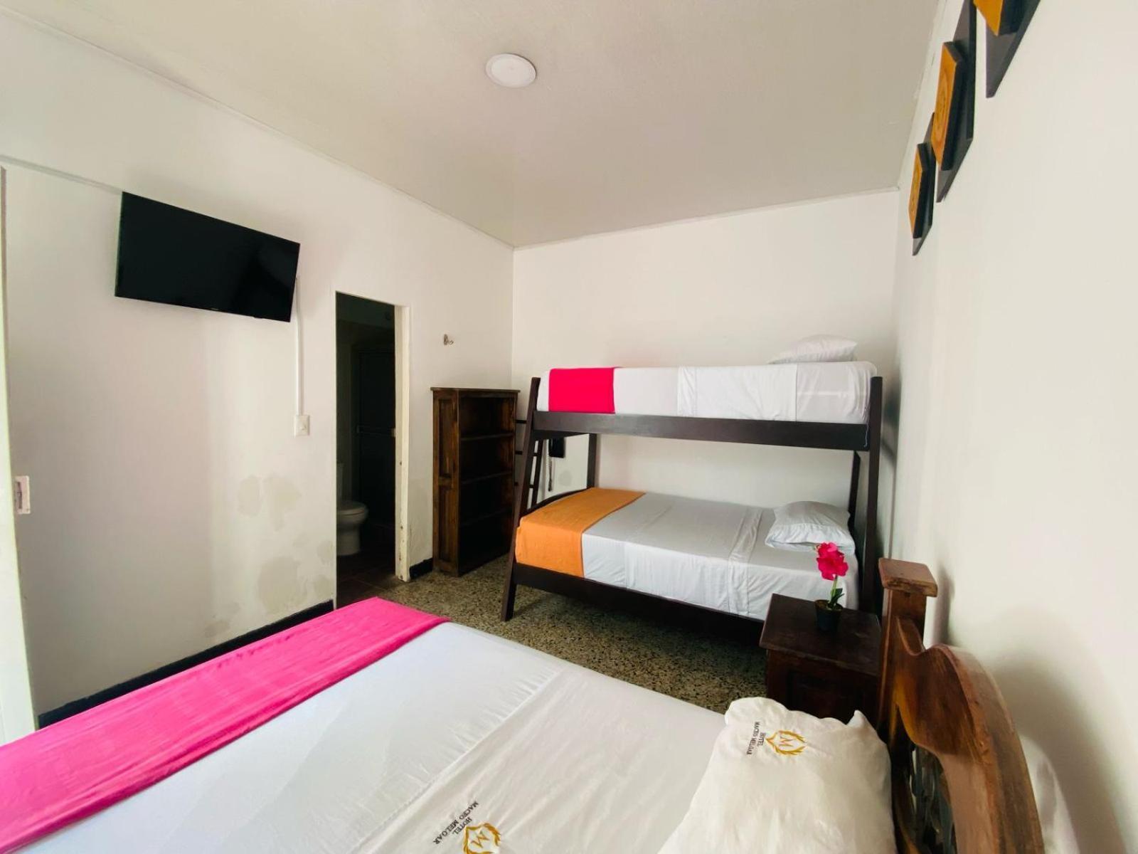 Hotel Maceo Melgar Buitenkant foto